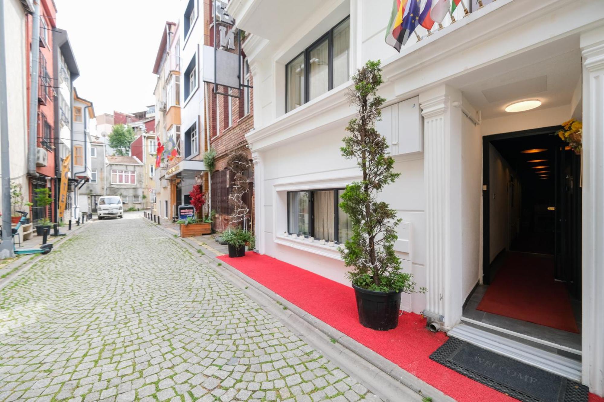 Loren Hotel&suites Hotel 3*