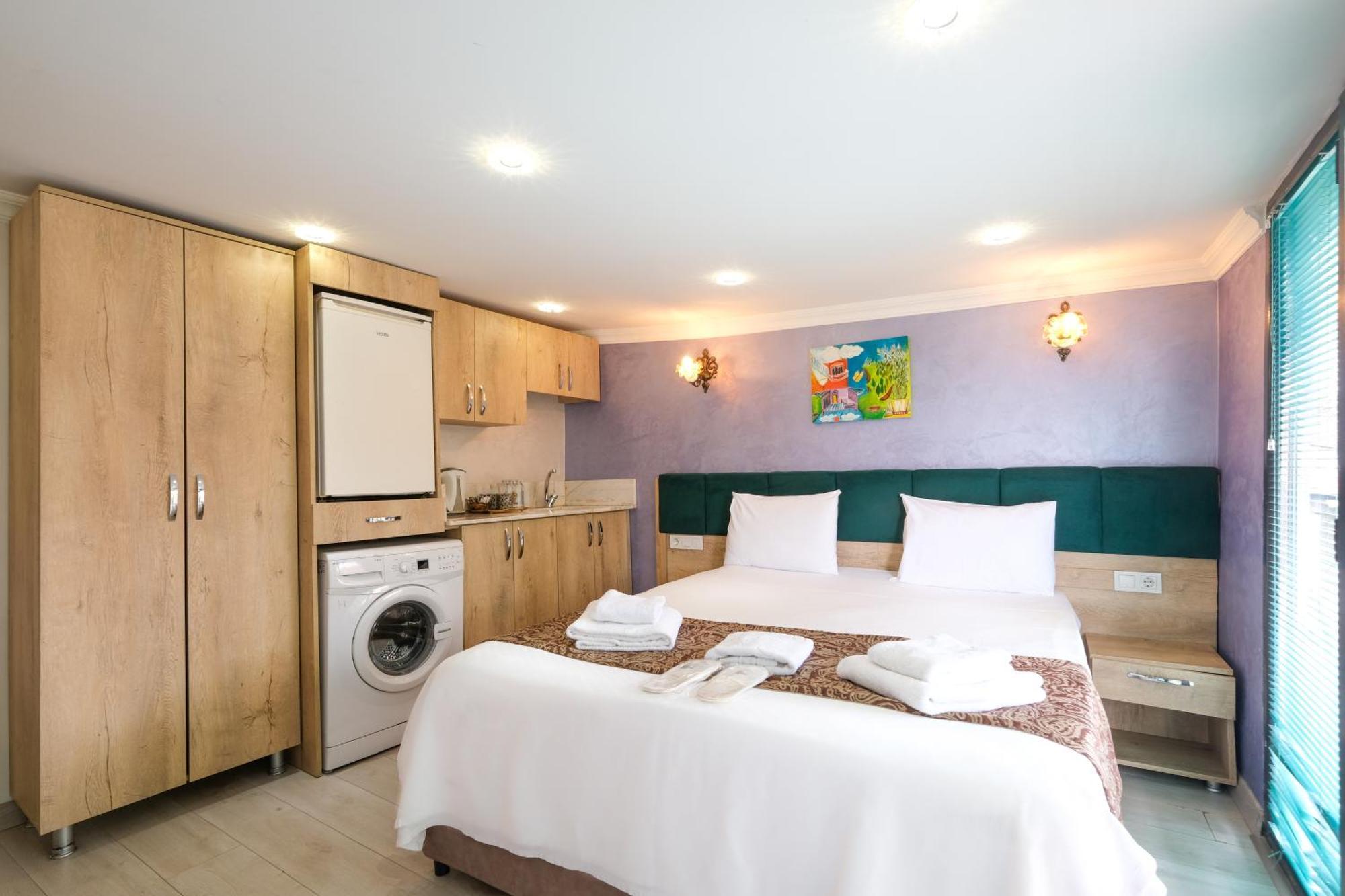 Hotel Loren Hotel&suites 3*